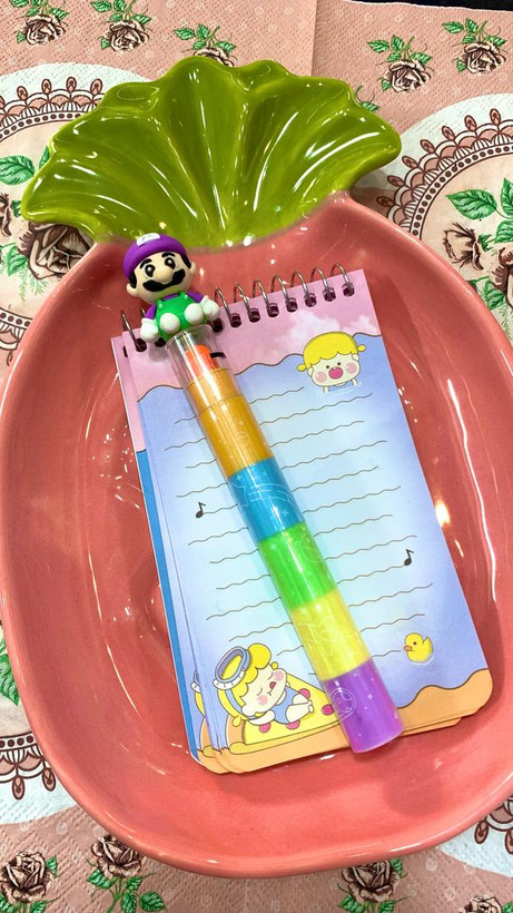 ماریو بنفش و سبز