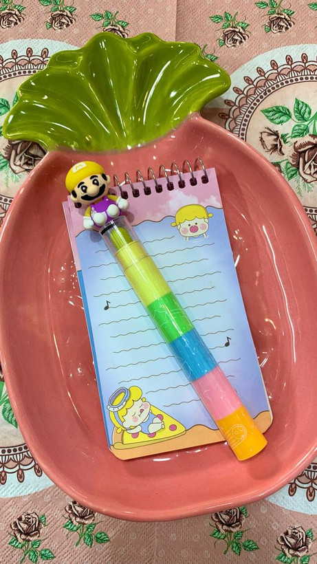 ماریو زرد و بنفش