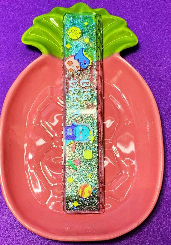 خط کش آکواریومی دایناسور فضانورد